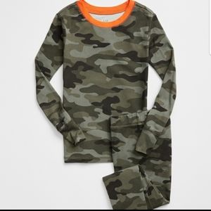 🆕️ Gap kids Camouflage Pj set